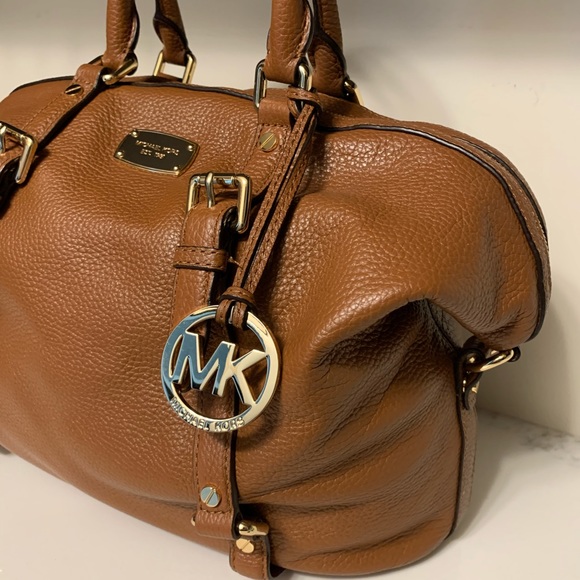 Michael Kors Large Bedford Slouchy Satchel - Picture 2 of 10